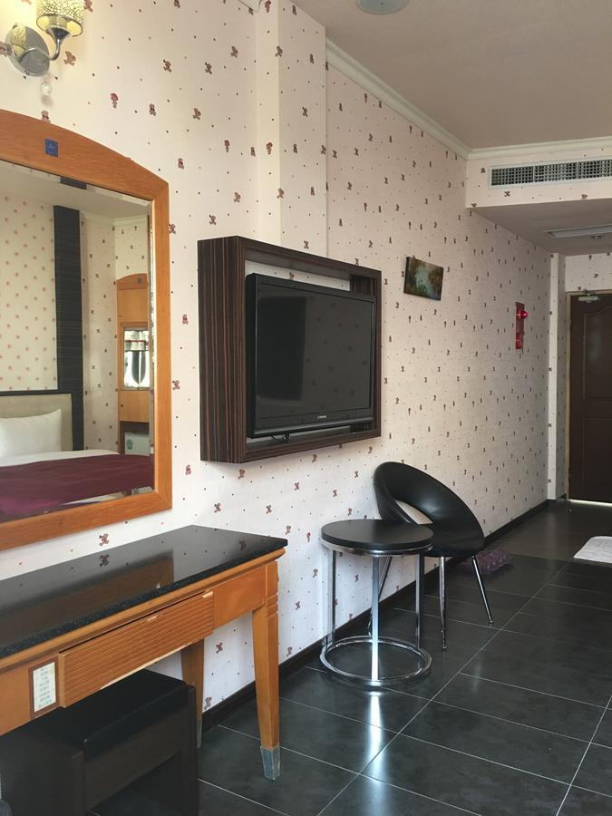 Treasure Island Motel - Renwu Kaohsiung Buitenkant foto